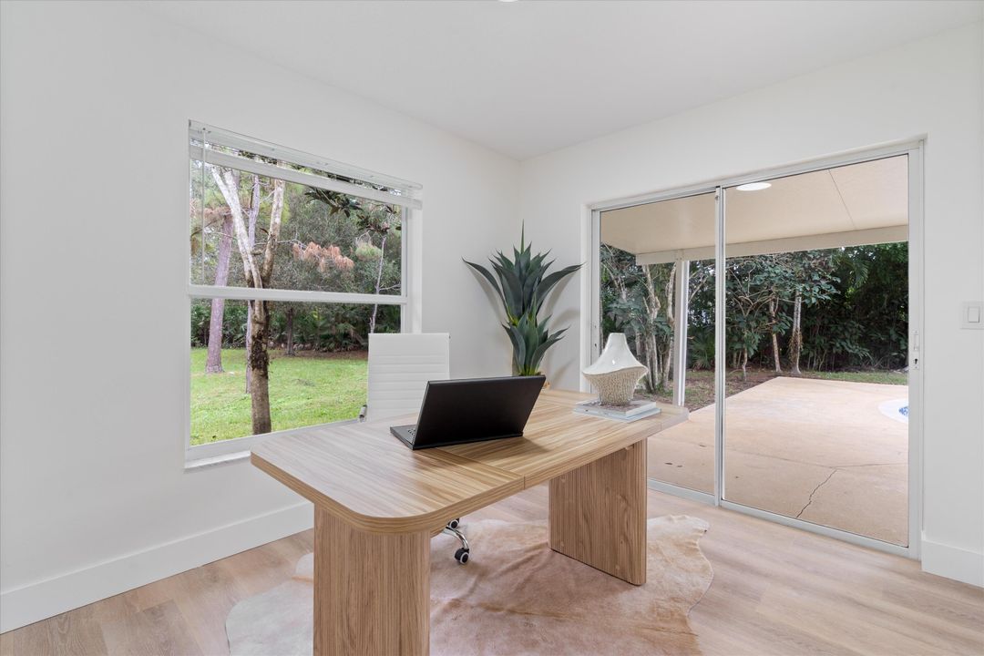 合同活跃: $1,075,000 (4 贝兹, 3 浴室, 1902 平方英尺)