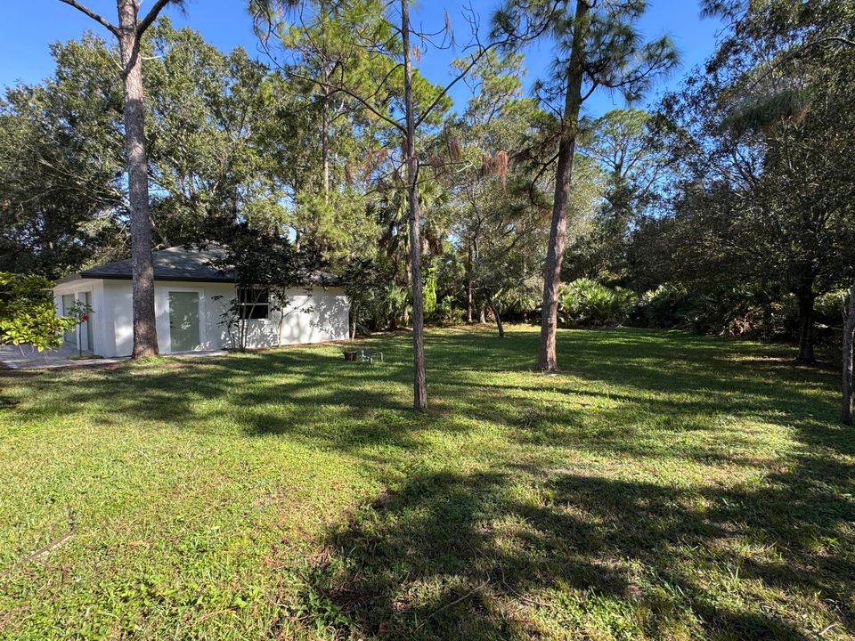 合同活跃: $1,075,000 (4 贝兹, 3 浴室, 1902 平方英尺)