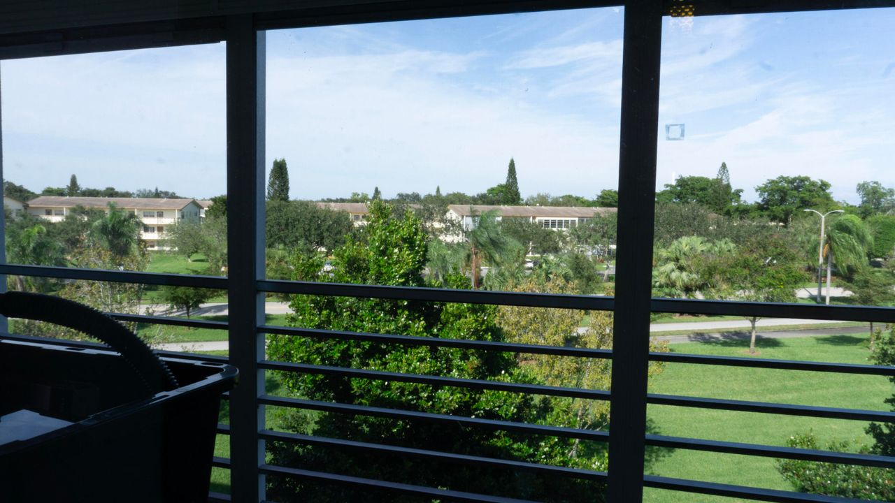 For Rent: $1,750 (2 beds, 2 baths, 896 Square Feet)