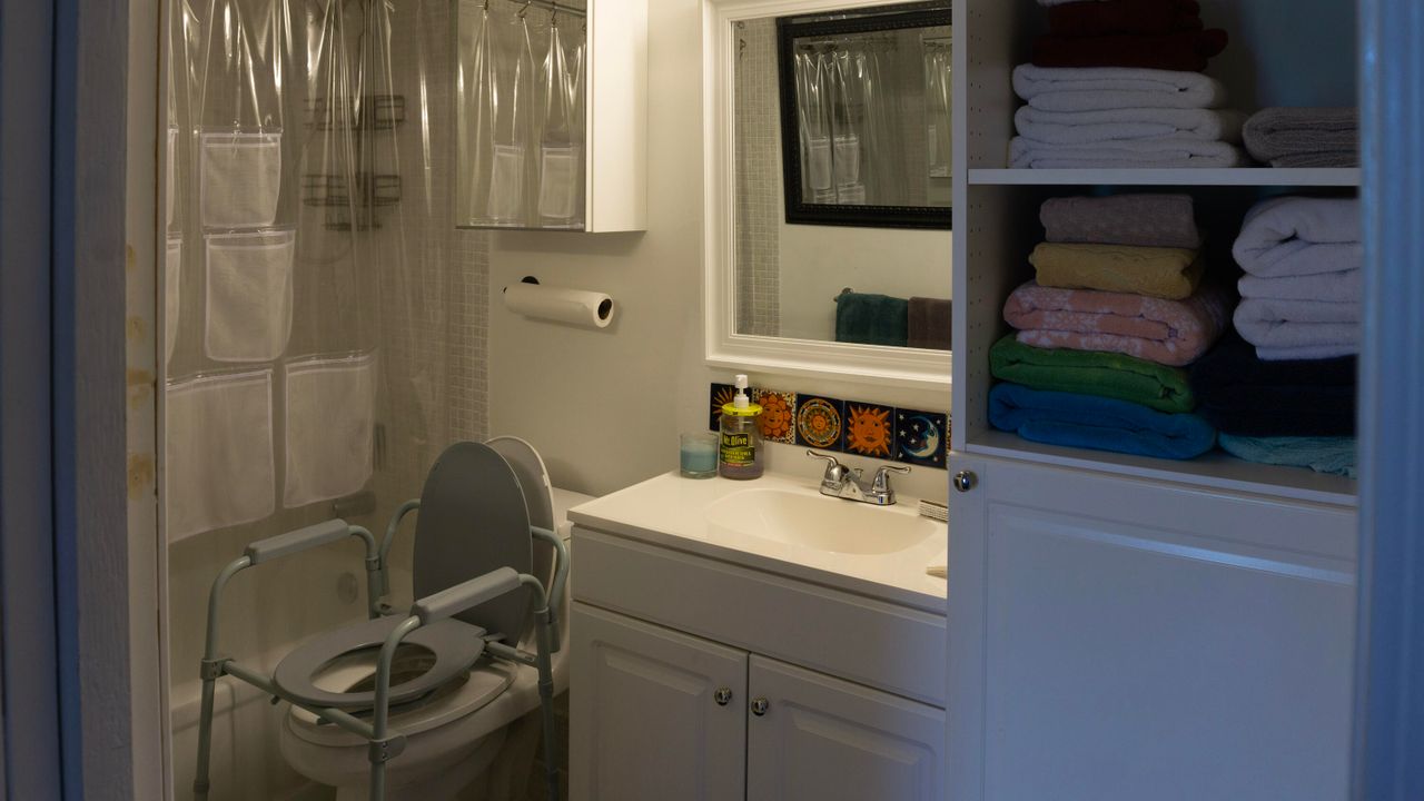 For Rent: $1,750 (2 beds, 2 baths, 896 Square Feet)