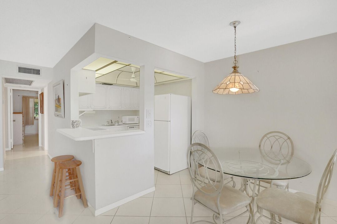 待售: $175,000 (2 贝兹, 1 浴室, 798 平方英尺)