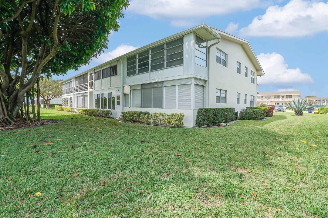 待售: $175,000 (2 贝兹, 1 浴室, 798 平方英尺)