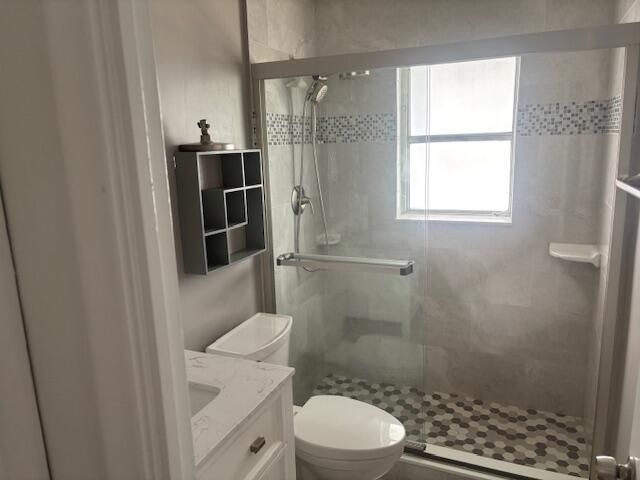 For Sale: $171,000 (2 beds, 1 baths, 792 Square Feet)