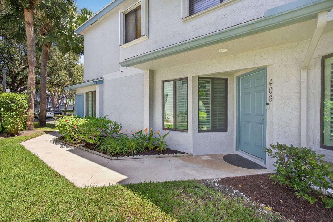 В аренду: $2,600 (3 спален, 2 ванн, 1225 Квадратных фут)