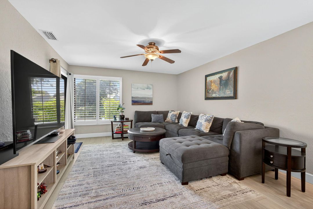 В аренду: $2,600 (3 спален, 2 ванн, 1225 Квадратных фут)