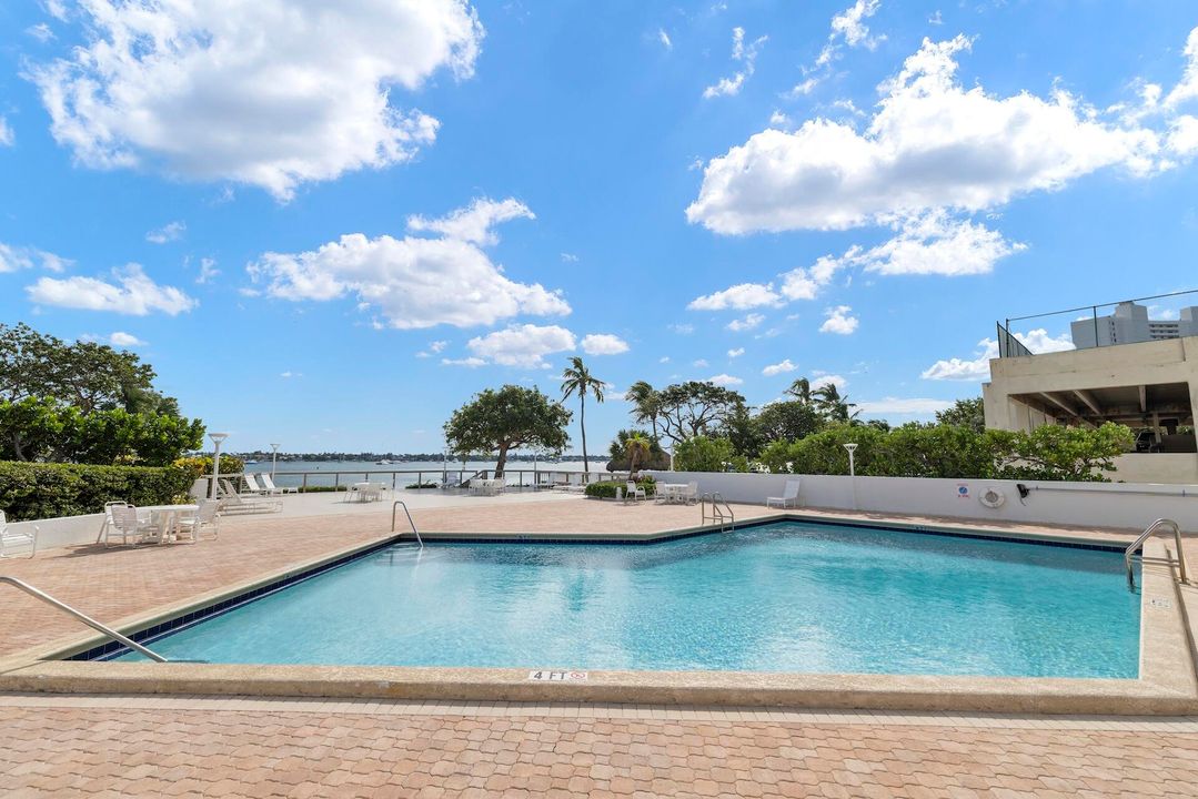 На продажу: $550,000 (3 спален, 2 ванн, 1215 Квадратных фут)