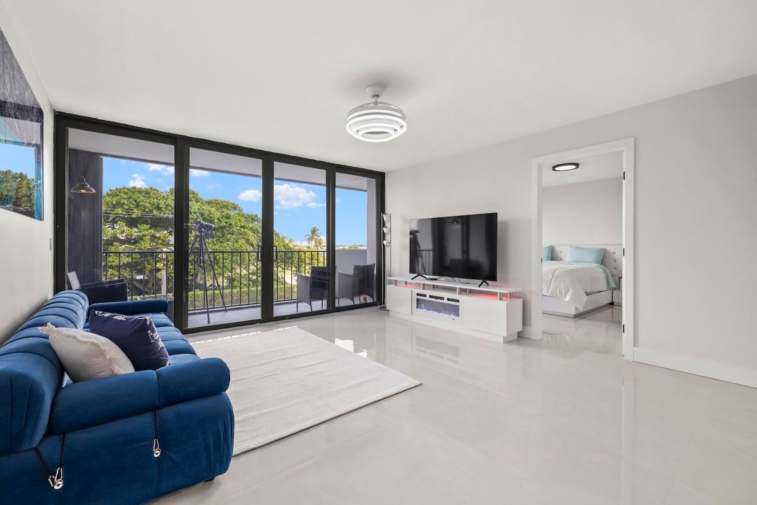 На продажу: $550,000 (3 спален, 2 ванн, 1215 Квадратных фут)