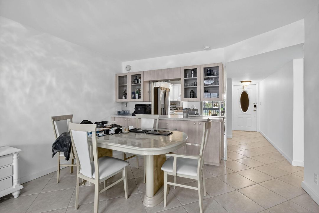 На продажу: $235,000 (2 спален, 2 ванн, 1170 Квадратных фут)