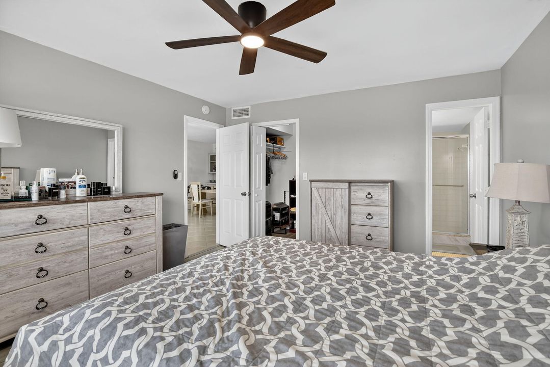 На продажу: $235,000 (2 спален, 2 ванн, 1170 Квадратных фут)