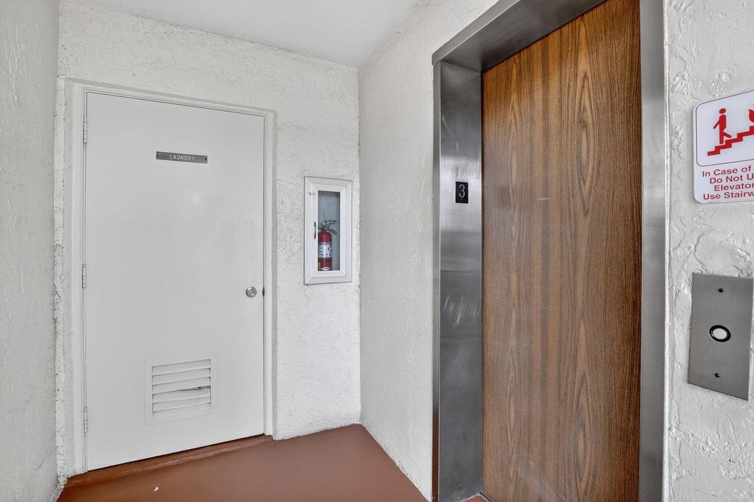 На продажу: $235,000 (2 спален, 2 ванн, 1170 Квадратных фут)