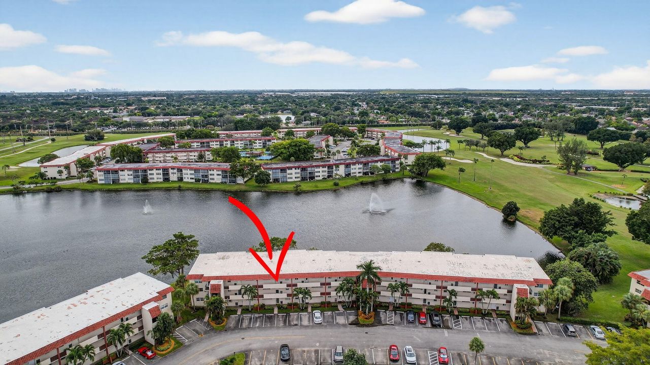 На продажу: $235,000 (2 спален, 2 ванн, 1170 Квадратных фут)