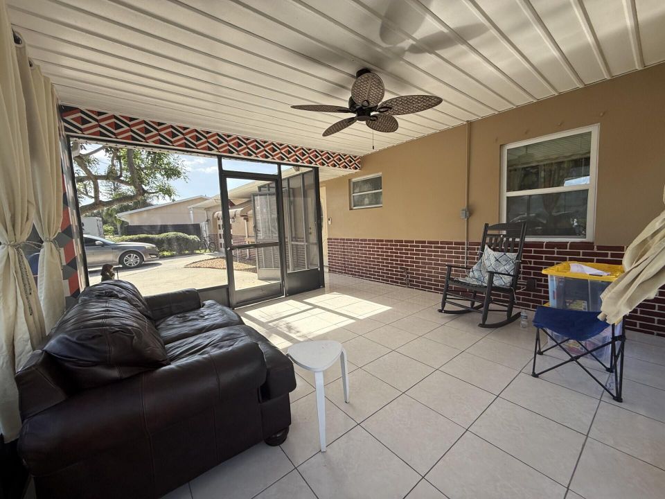 Active With Contract: $295,000 (3 beds, 2 baths, 1452 Square Feet)