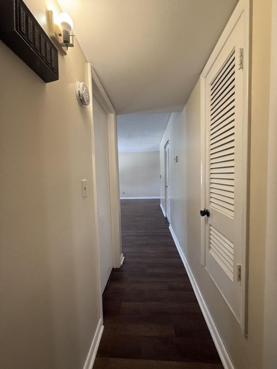 Active With Contract: $295,000 (3 beds, 2 baths, 1452 Square Feet)