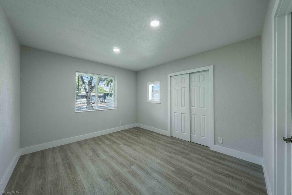 合同活跃: $3,400 (4 贝兹, 3 浴室, 1456 平方英尺)