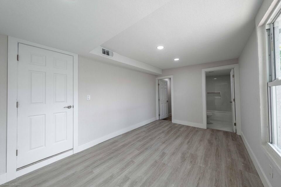 合同活跃: $3,400 (4 贝兹, 3 浴室, 1456 平方英尺)