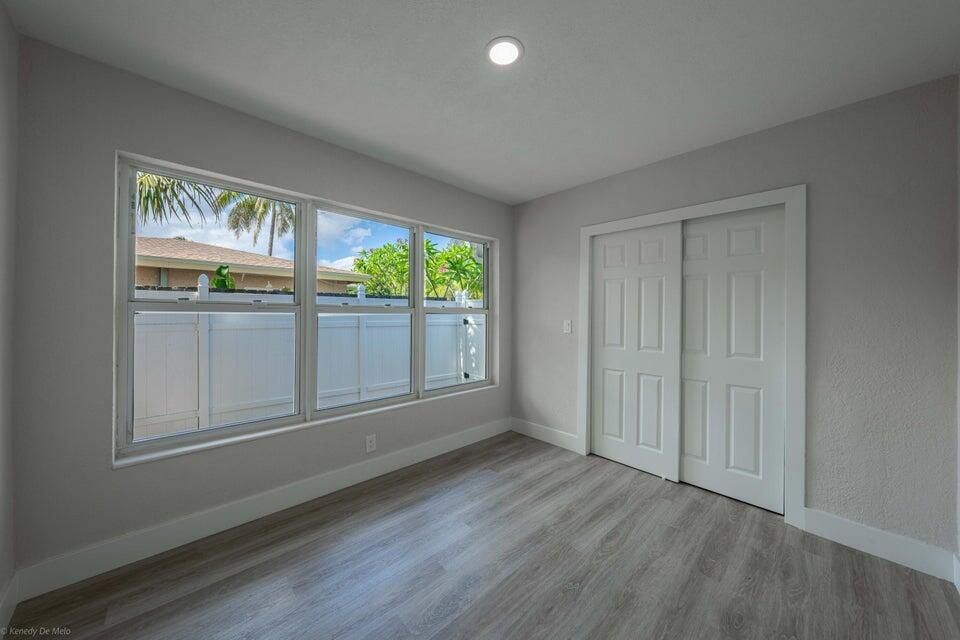 合同活跃: $3,400 (4 贝兹, 3 浴室, 1456 平方英尺)