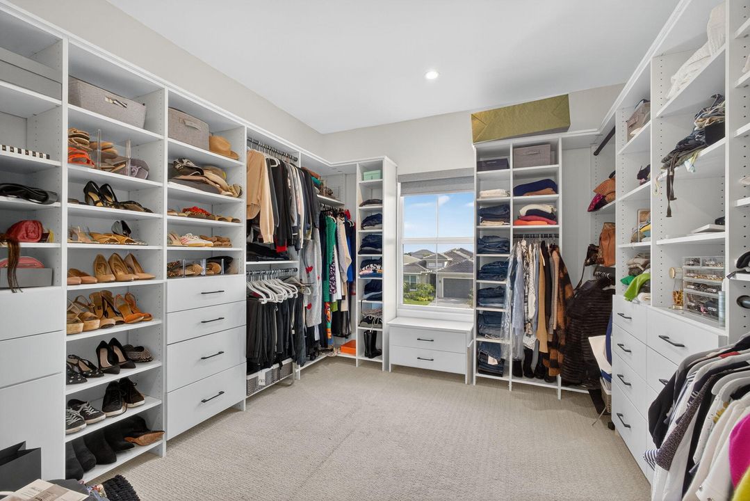 For Sale: $1,175,000 (4 beds, 3 baths, 3289 Square Feet)