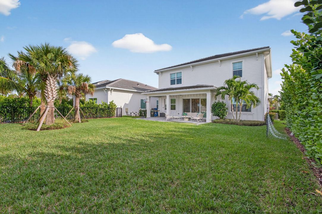 For Sale: $1,175,000 (4 beds, 3 baths, 3289 Square Feet)