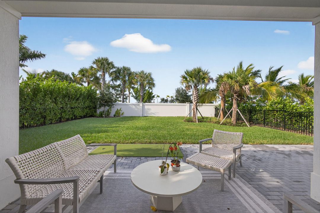 For Sale: $1,175,000 (4 beds, 3 baths, 3289 Square Feet)