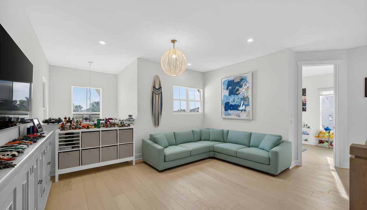 For Sale: $1,175,000 (4 beds, 3 baths, 3289 Square Feet)