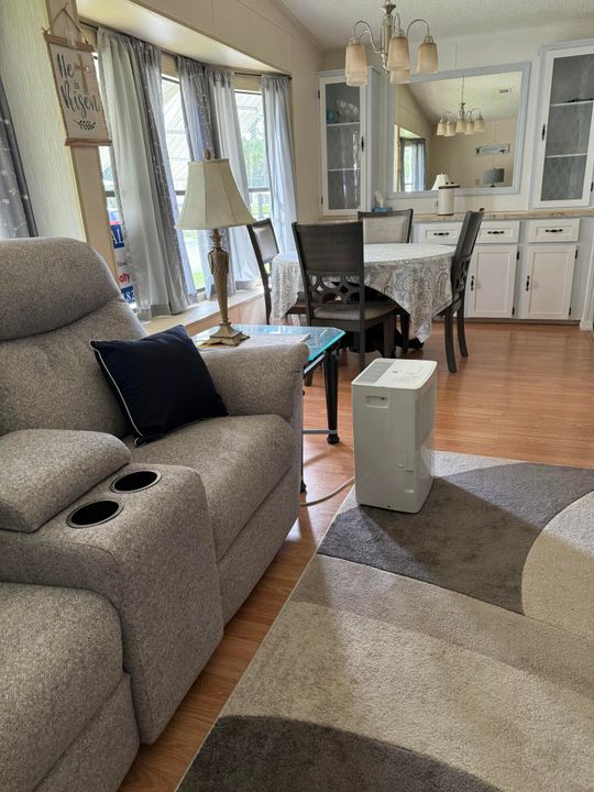 For Sale: $44,900 (2 beds, 2 baths, 1400 Square Feet)