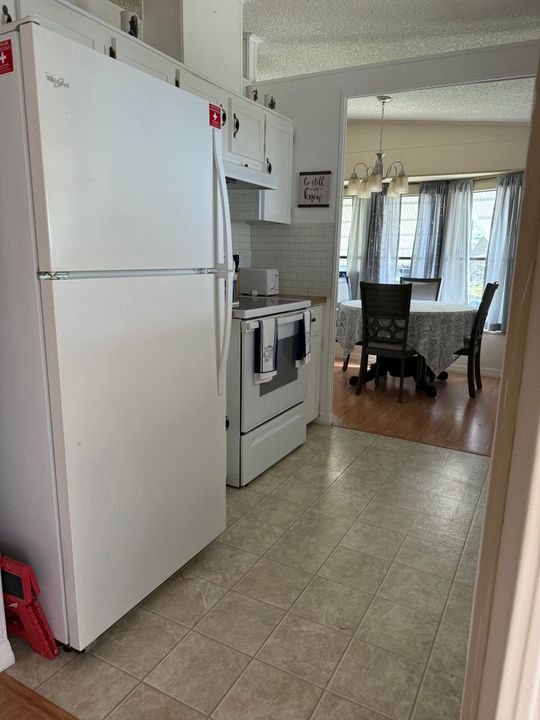 For Sale: $44,900 (2 beds, 2 baths, 1400 Square Feet)