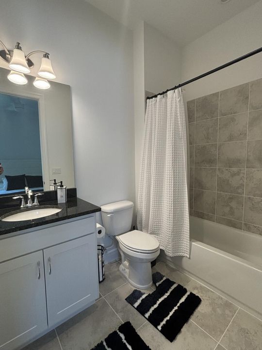 出租: $5,000 (3 贝兹, 3 浴室, 2129 平方英尺)