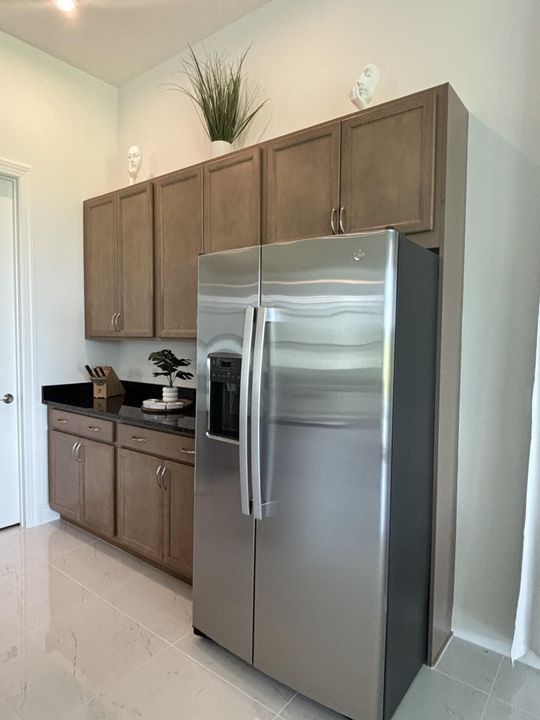 出租: $5,000 (3 贝兹, 3 浴室, 2129 平方英尺)