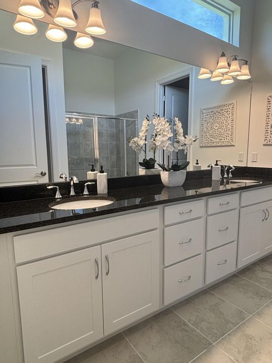 出租: $5,000 (3 贝兹, 3 浴室, 2129 平方英尺)