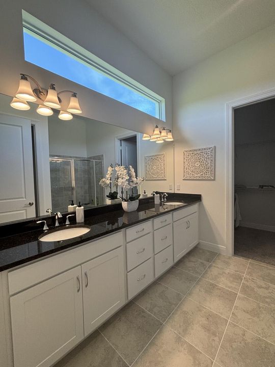 出租: $5,000 (3 贝兹, 3 浴室, 2129 平方英尺)