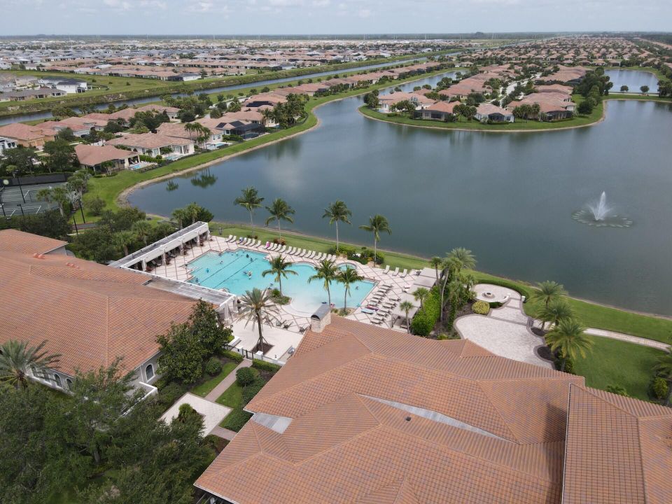 出租: $5,000 (3 贝兹, 3 浴室, 2129 平方英尺)