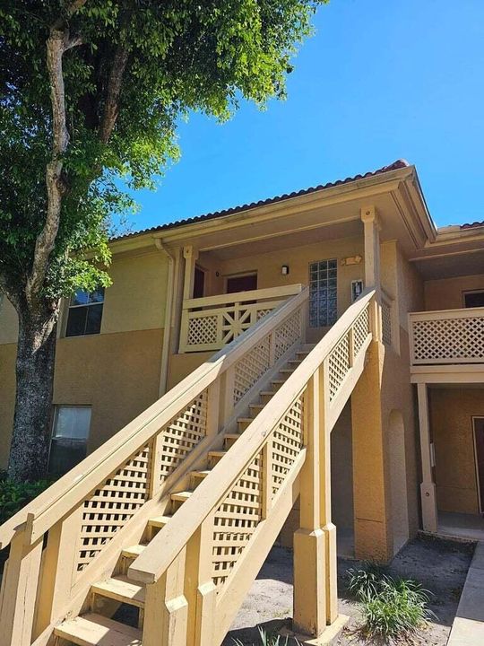 出租: $2,000 (2 贝兹, 2 浴室, 888 平方英尺)