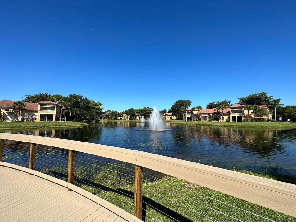 出租: $2,000 (2 贝兹, 2 浴室, 888 平方英尺)