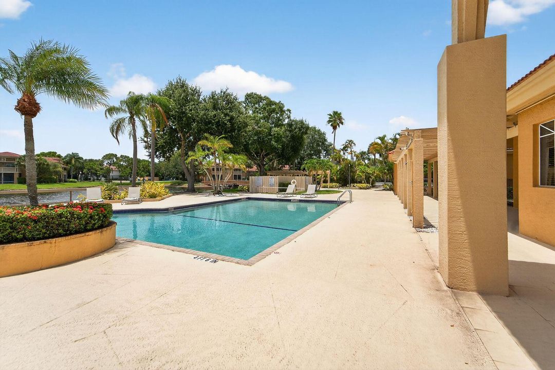 出租: $2,000 (2 贝兹, 2 浴室, 888 平方英尺)