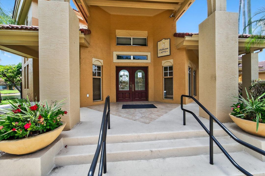 出租: $2,000 (2 贝兹, 2 浴室, 888 平方英尺)