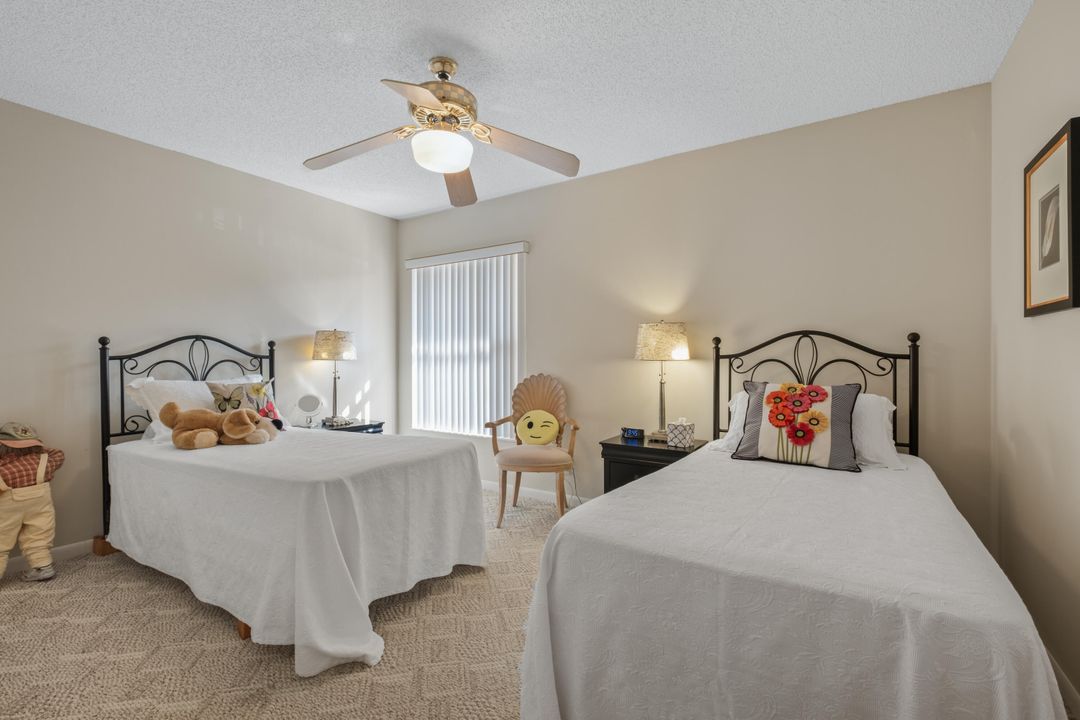 待售: $239,000 (2 贝兹, 2 浴室, 1370 平方英尺)