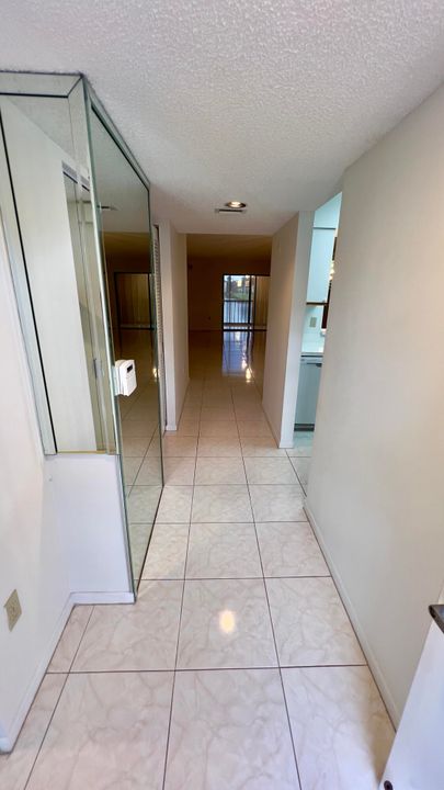 For Rent: $2,350 (2 beds, 2 baths, 1392 Square Feet)