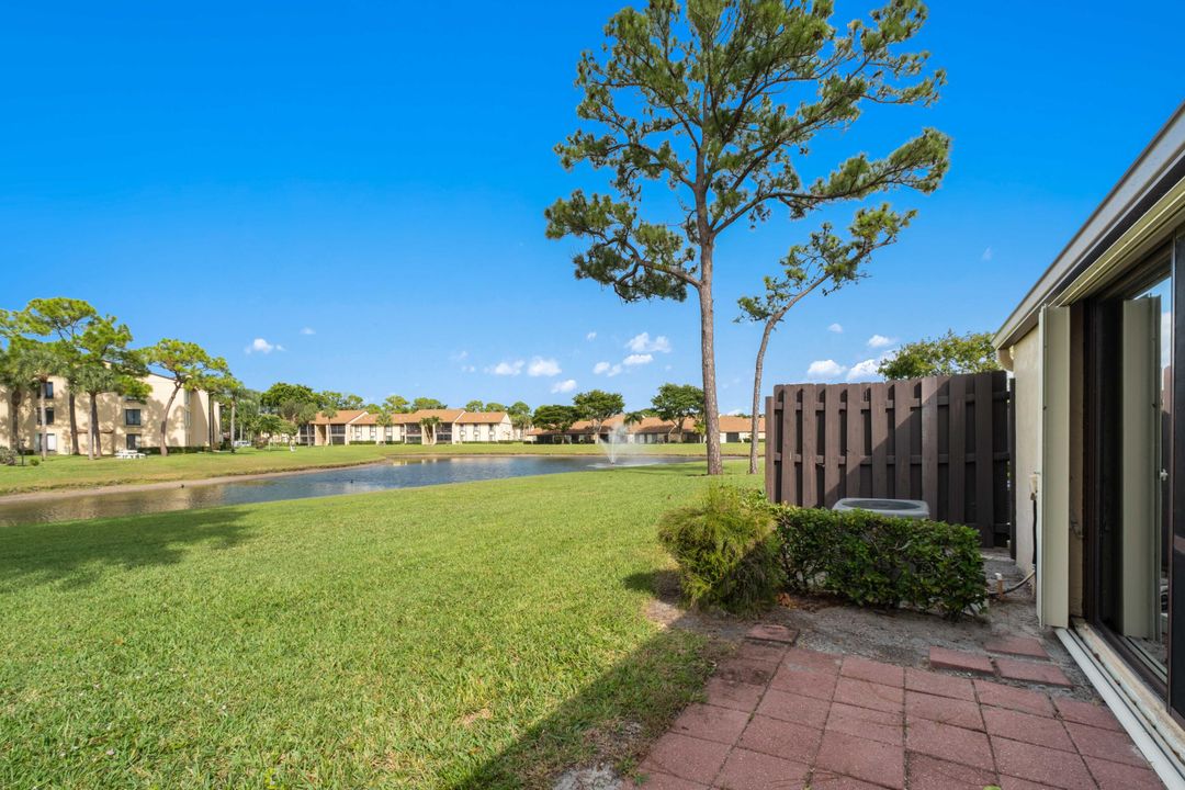 待售: $239,000 (2 贝兹, 2 浴室, 1370 平方英尺)