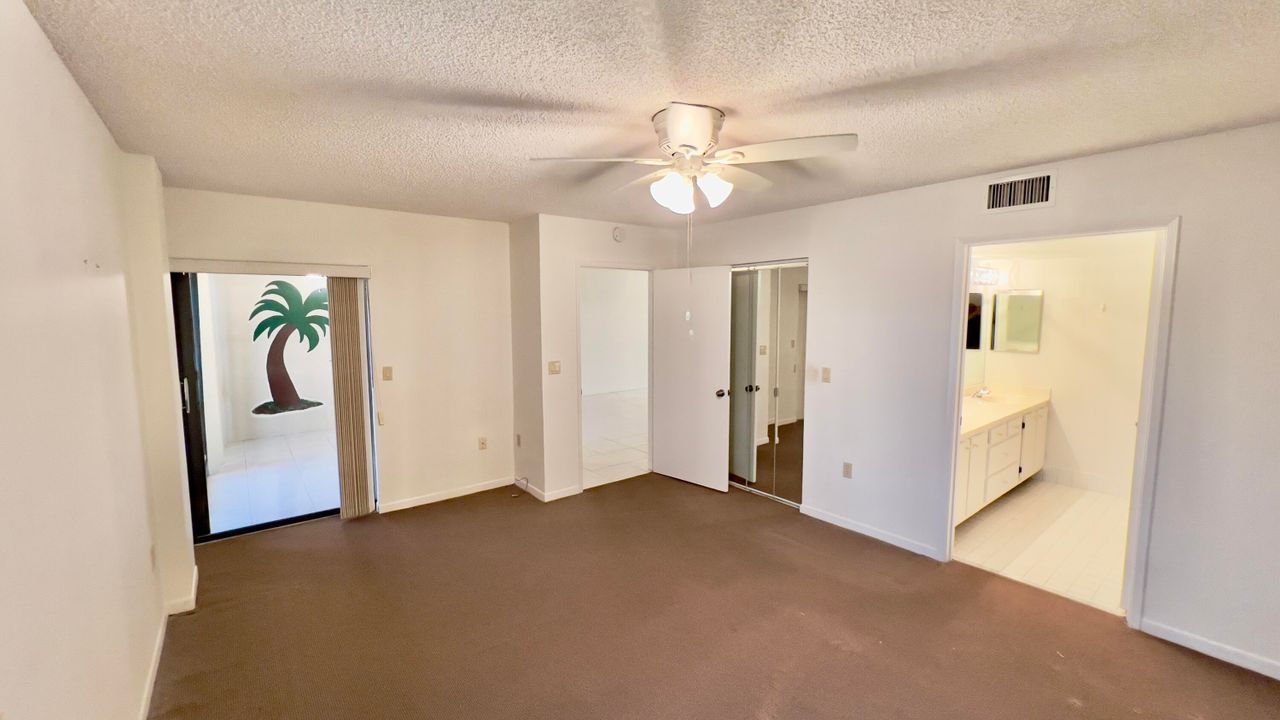 For Rent: $2,350 (2 beds, 2 baths, 1392 Square Feet)