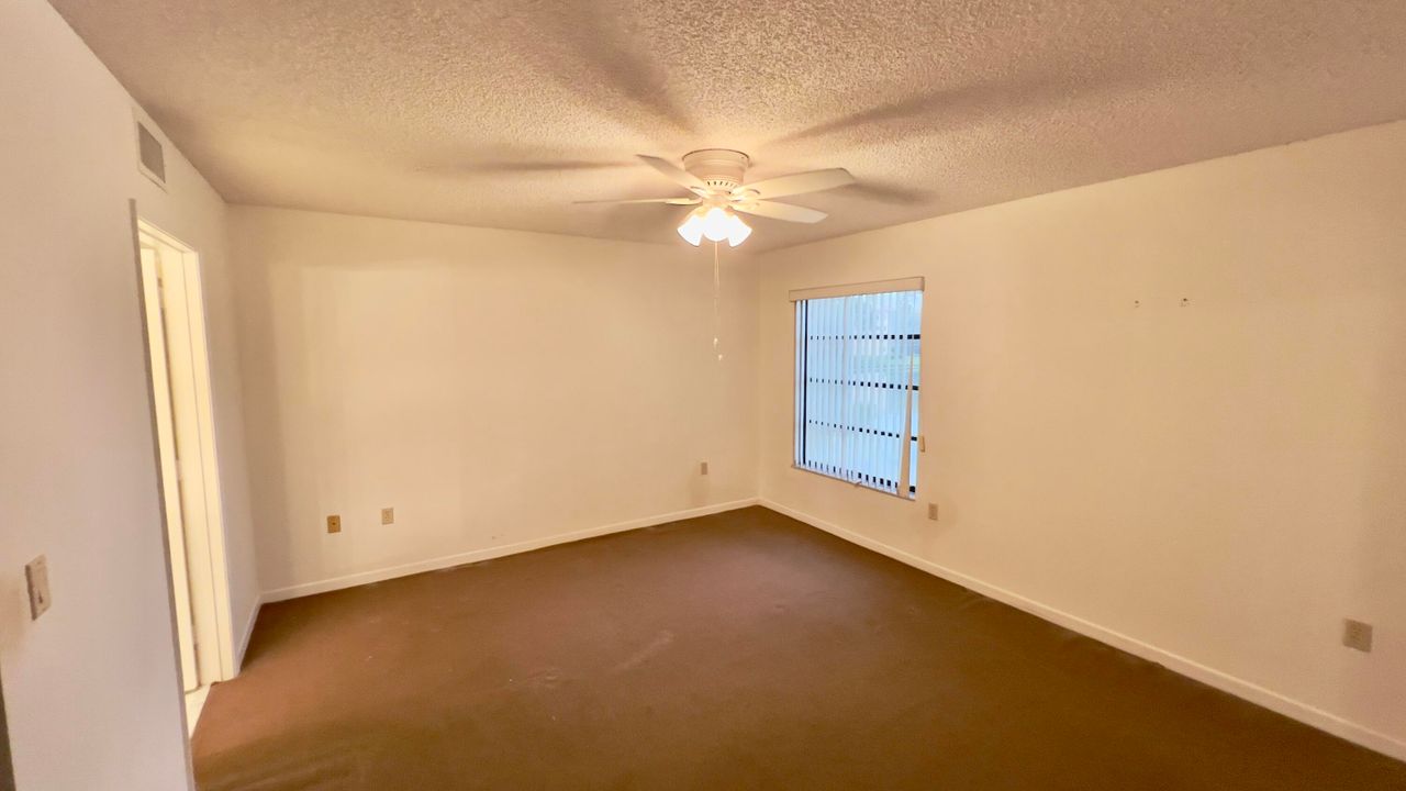 For Rent: $2,350 (2 beds, 2 baths, 1392 Square Feet)