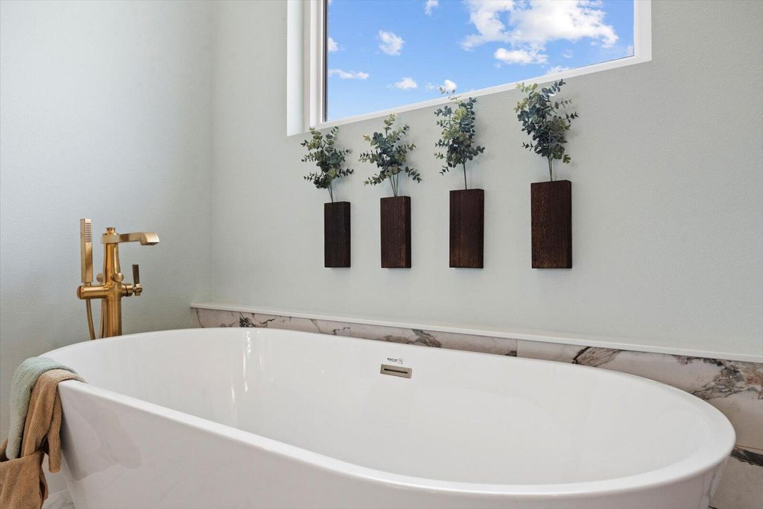 待售: $1,449,000 (4 贝兹, 3 浴室, 3200 平方英尺)