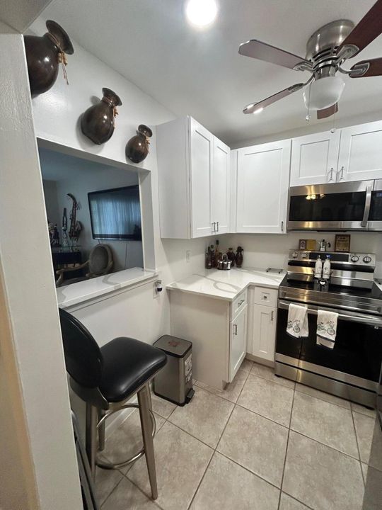 For Sale: $90,000 (1 beds, 1 baths, 684 Square Feet)