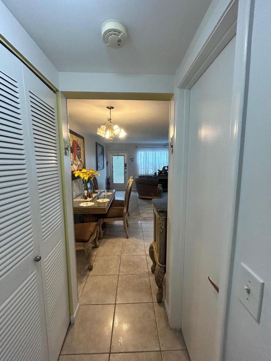 For Sale: $90,000 (1 beds, 1 baths, 684 Square Feet)