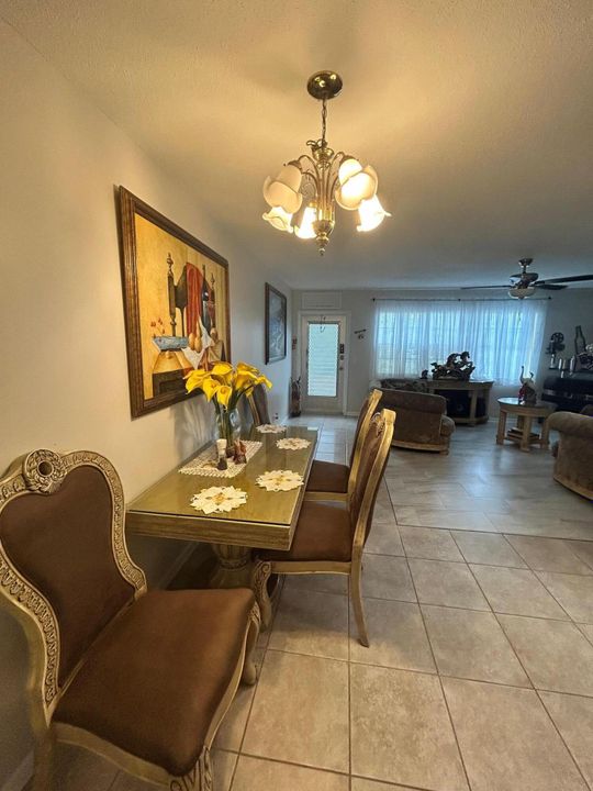 For Sale: $90,000 (1 beds, 1 baths, 684 Square Feet)