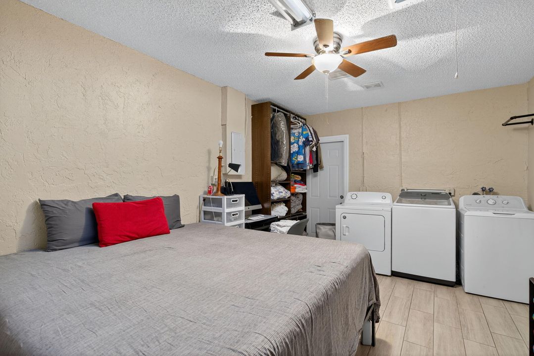 For Sale: $395,000 (2 beds, 1 baths, 1071 Square Feet)