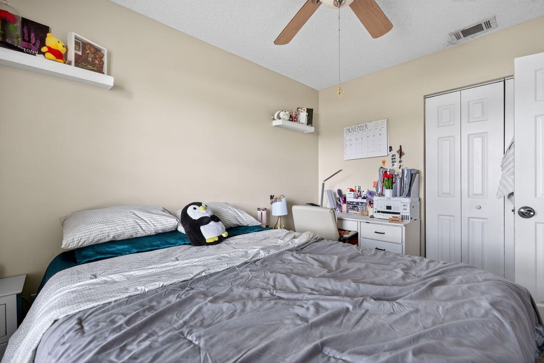 For Sale: $395,000 (2 beds, 1 baths, 1071 Square Feet)