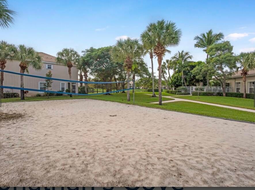 For Rent: $2,000 (2 beds, 2 baths, 1008 Square Feet)