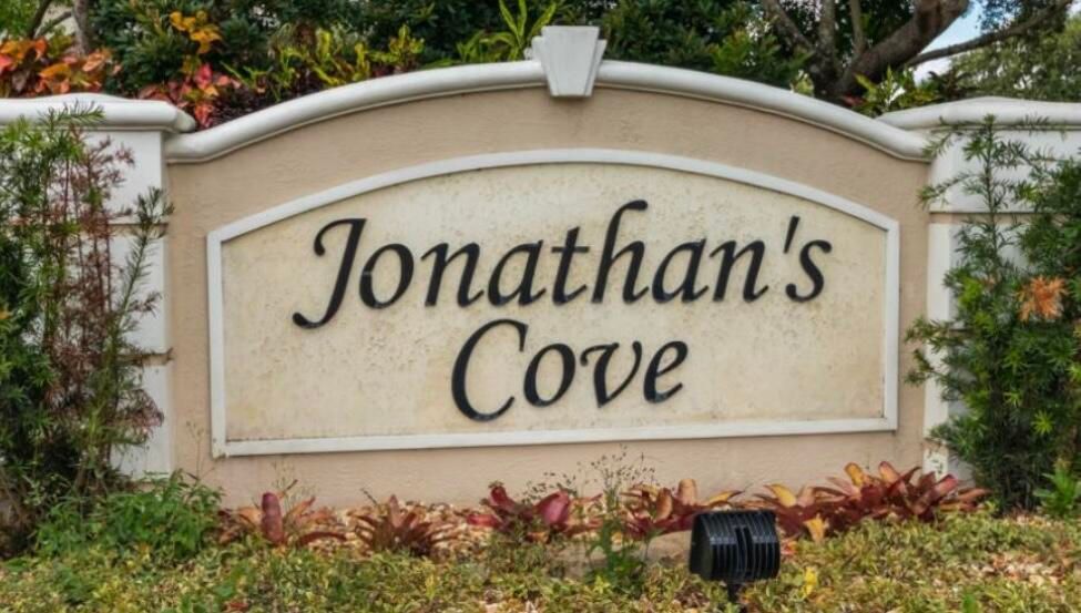 For Rent: $2,000 (2 beds, 2 baths, 1008 Square Feet)