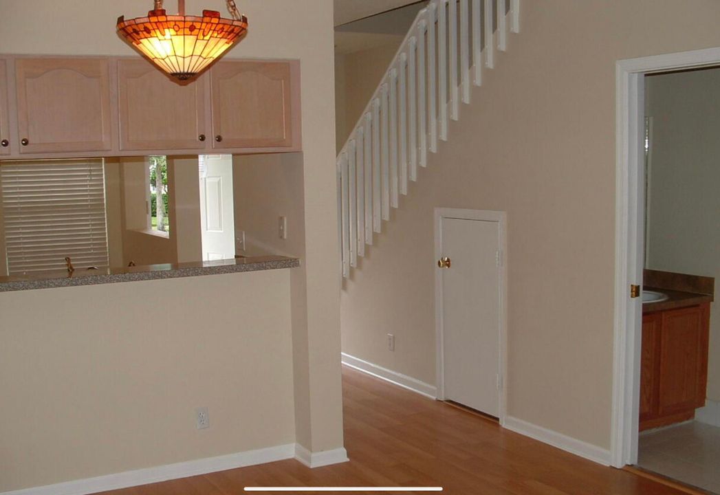 For Rent: $2,000 (2 beds, 2 baths, 1008 Square Feet)