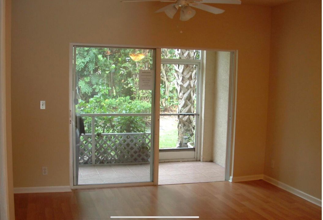 For Rent: $2,000 (2 beds, 2 baths, 1008 Square Feet)